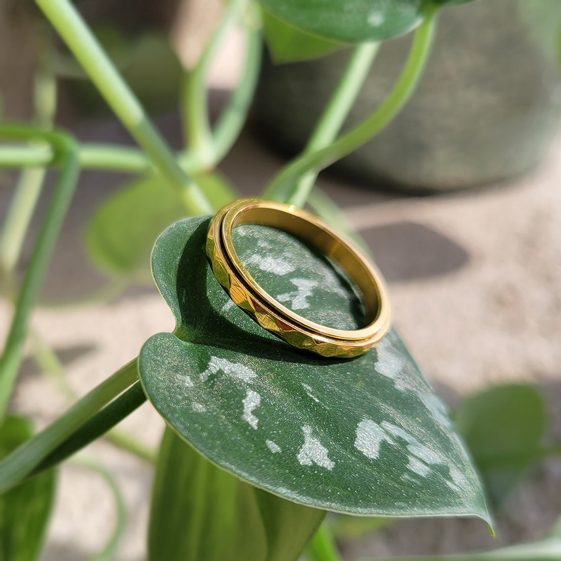 Nadia – Delicately Hammered Ring