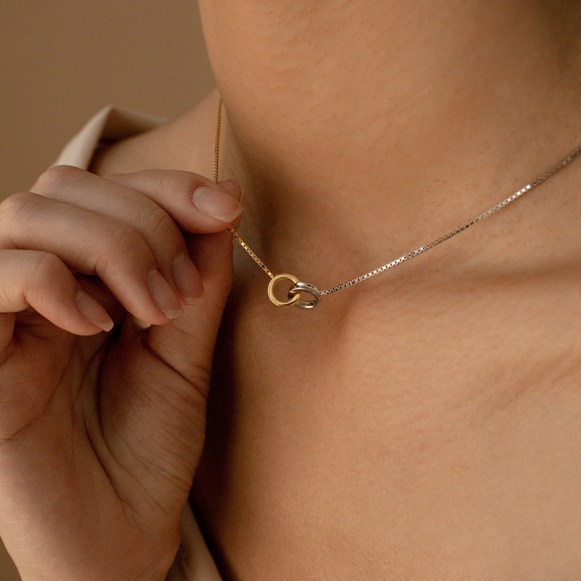 Eternal Circle Necklace - Interlinked Circle Necklace