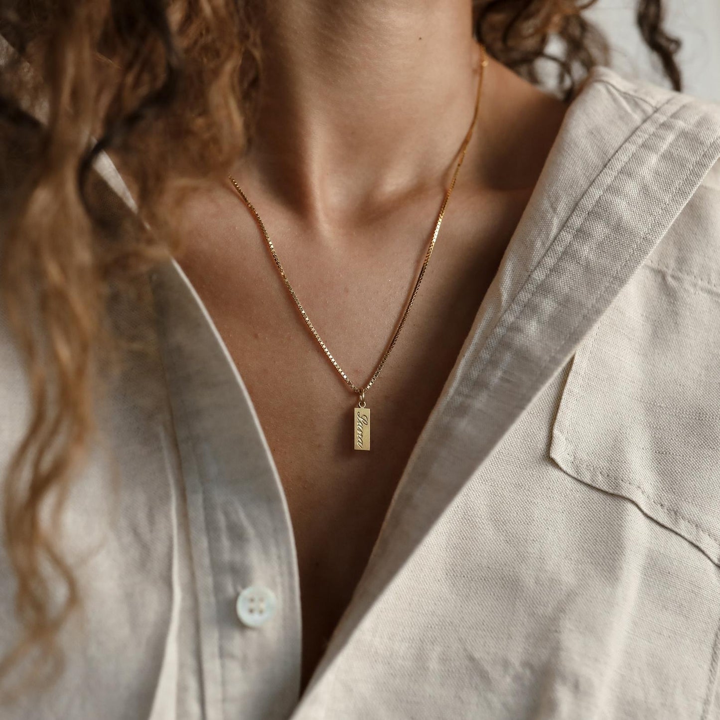 Lina – Personalized Fine Plaque Necklace