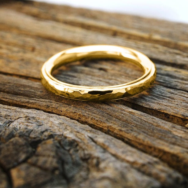 Nadia – Delicately Hammered Ring