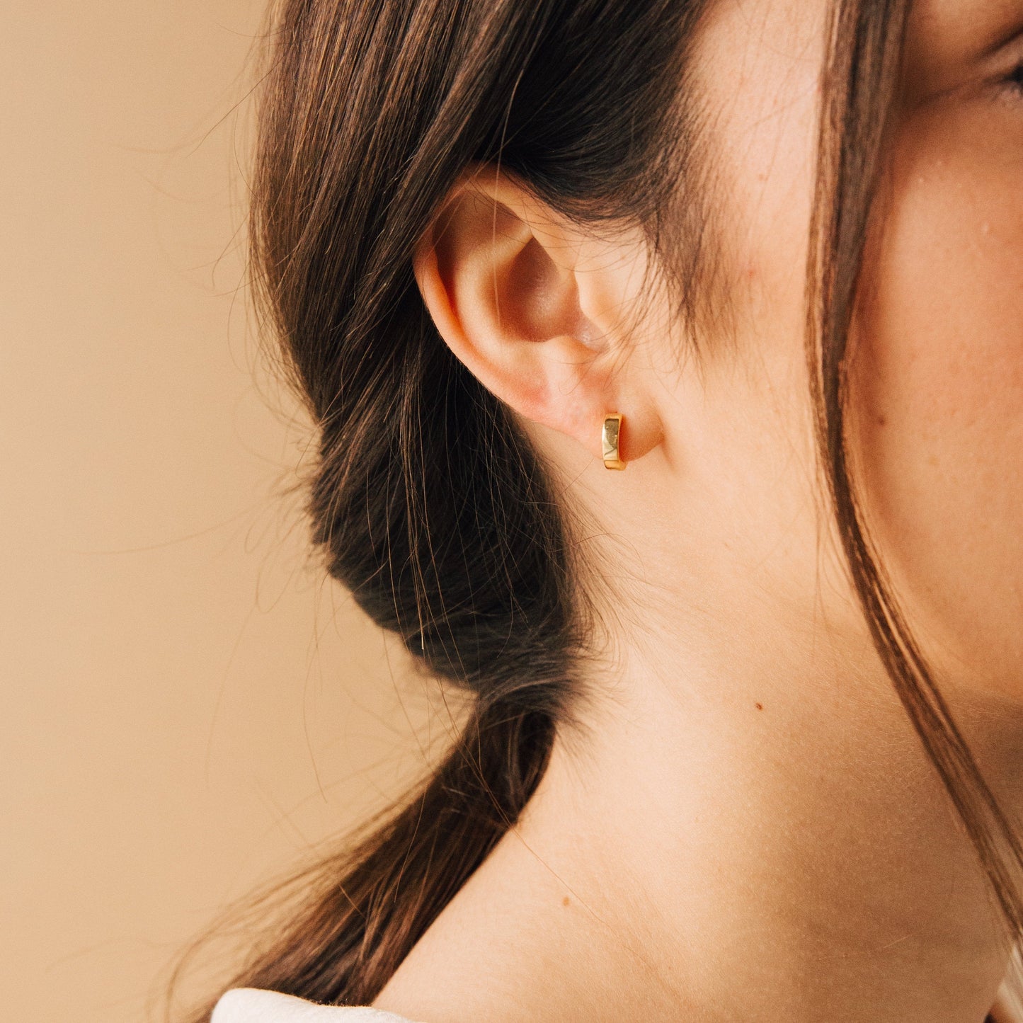 Classic Huggies - Subtle small Hoops