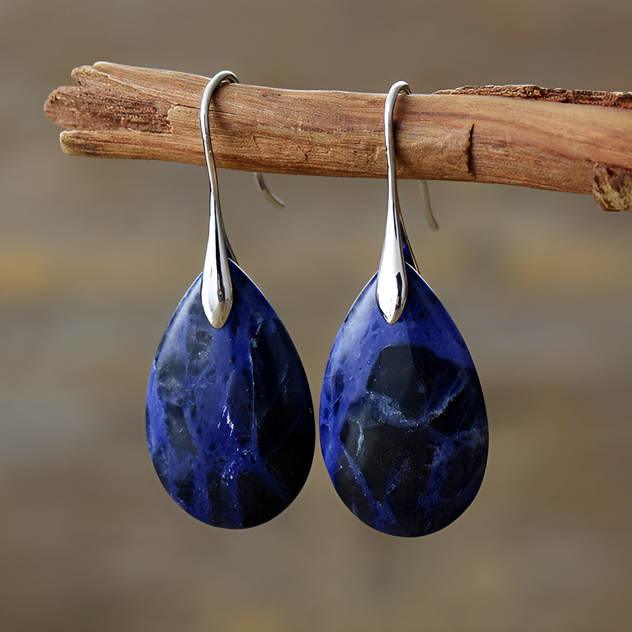 Kris – Earrings in Vintage Chic with Blue Stone
