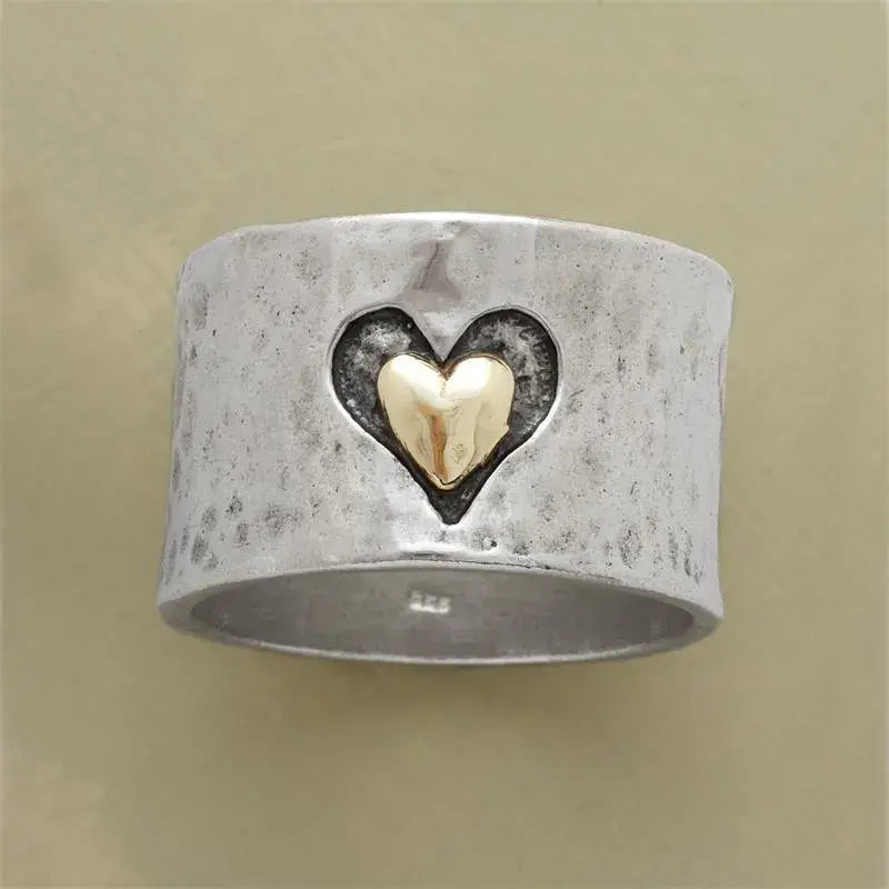 Alina – Vintage Heart Ring