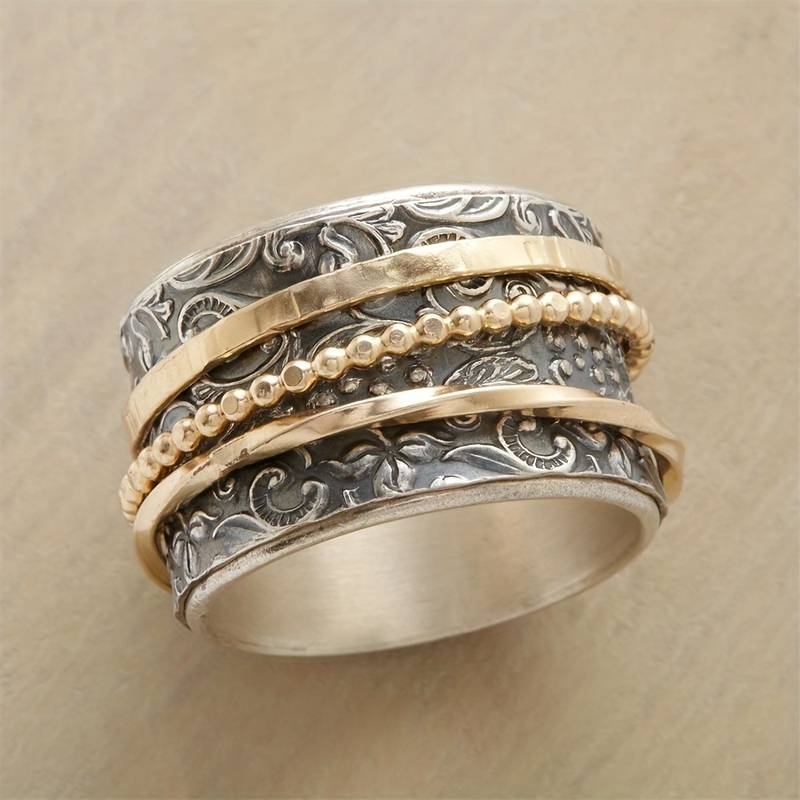 Alodia – Vintage Ring in Gold & Antique Silver
