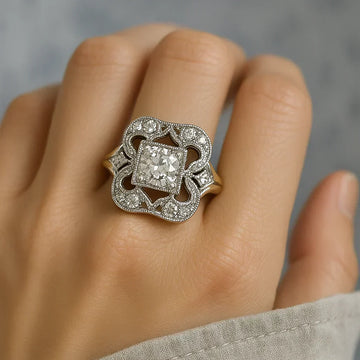 Isla – Vintage Ring with Sparkling Details