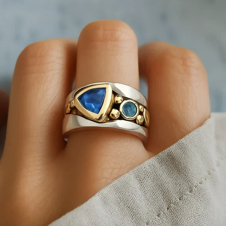 Women's Vintage Ring with Decorative Stone