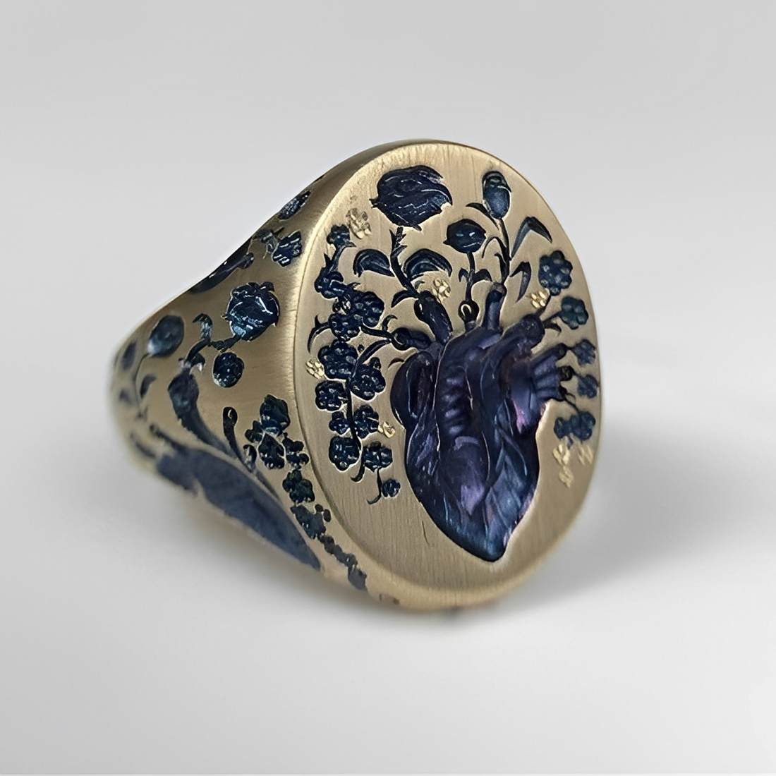 Bailey – Vintage Ring with Blue Flower Made of Gold