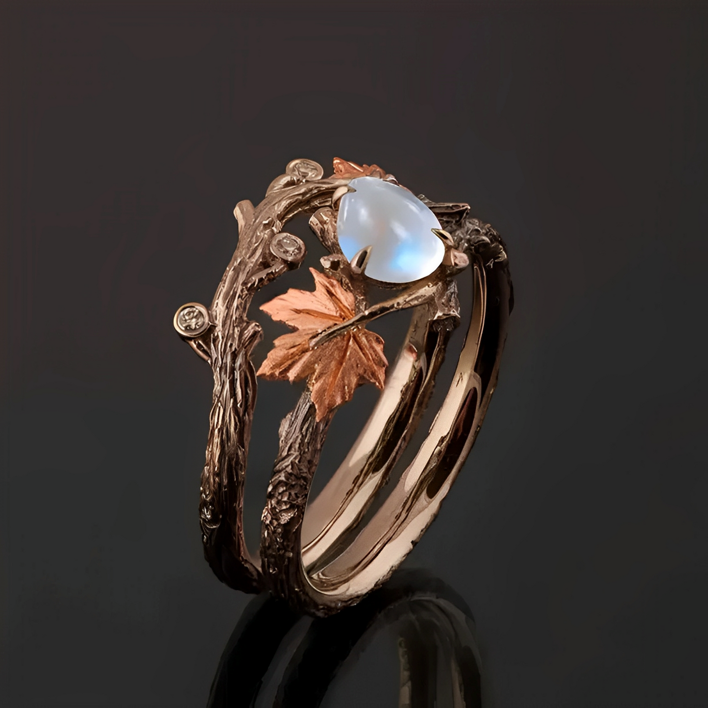 Celestia – Ring with moonstone and natural charm