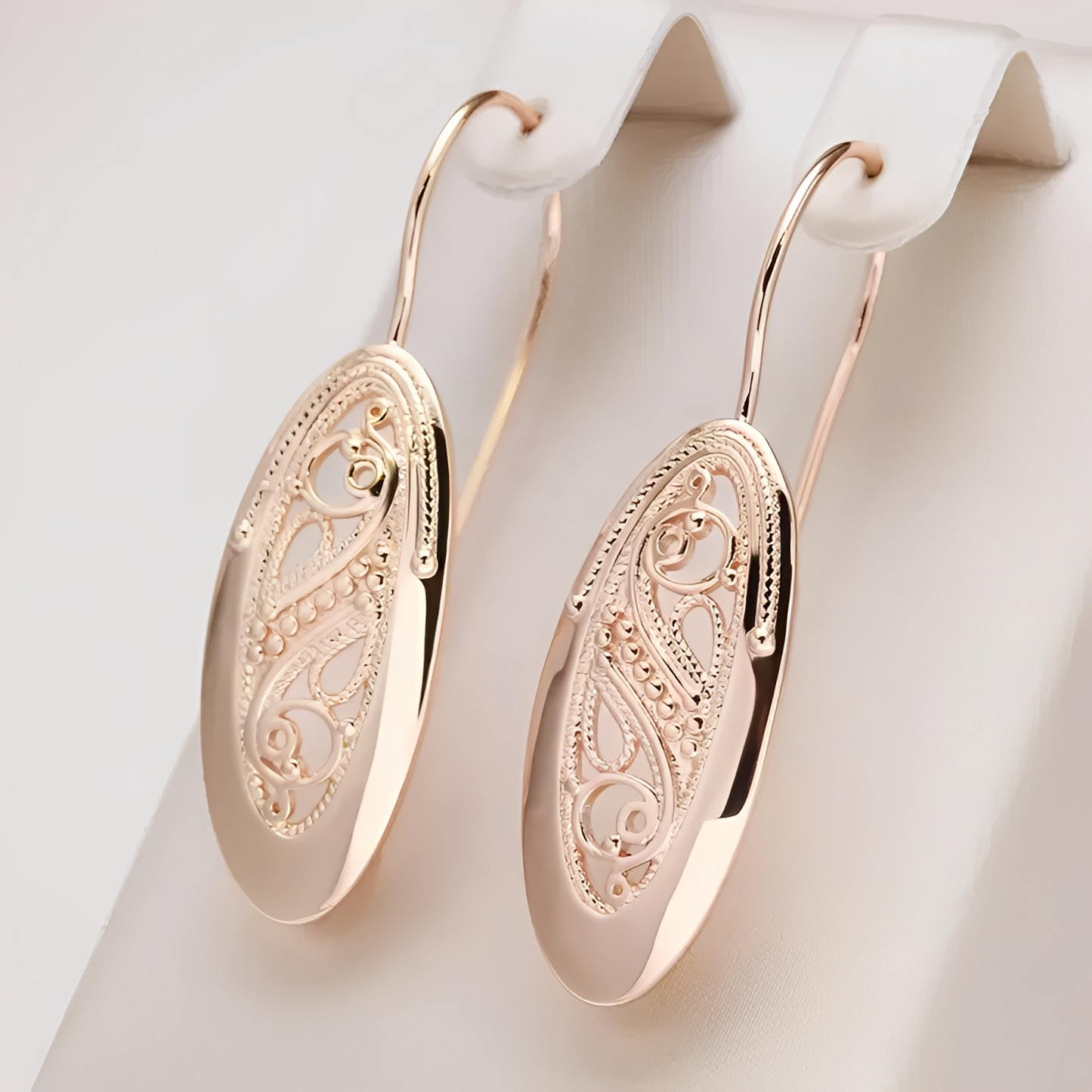Salma – Stylish Hollow Earrings