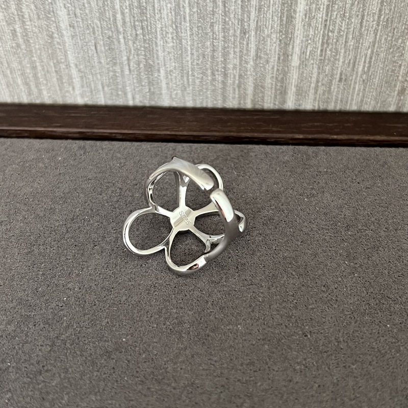 Alizee – Ring petal made of sterling silver
