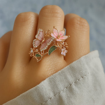 Meliora – Sparkling Butterfly Ring