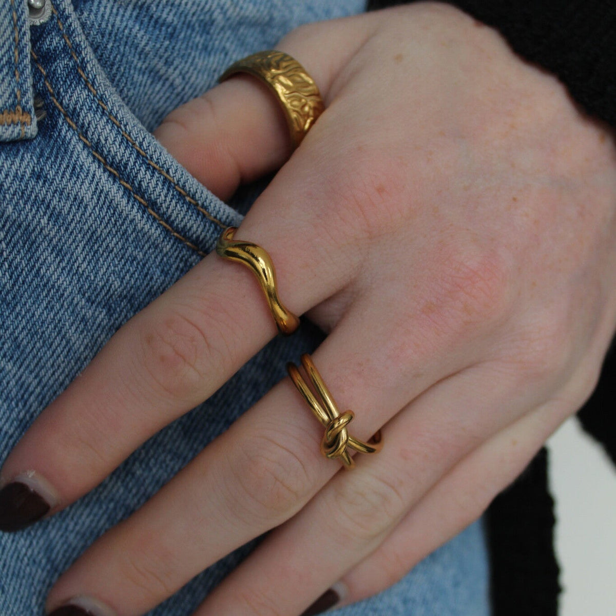 Women’s Adjustable Ring with Double Band and Knot Design