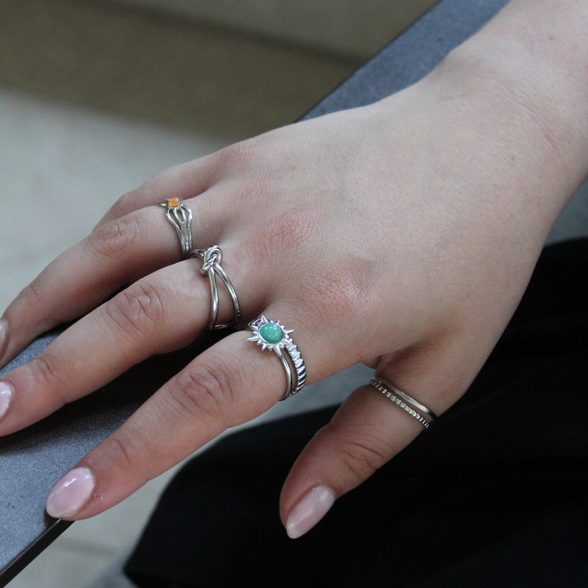 Women’s Adjustable Ring with Double Band and Knot Design