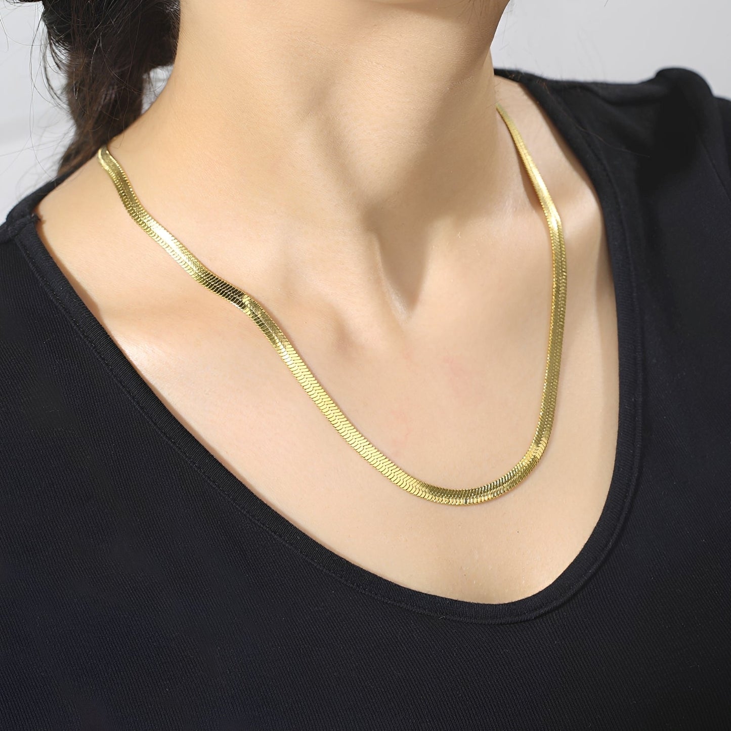 Selene – Stylish Snake Chain Choker Necklace