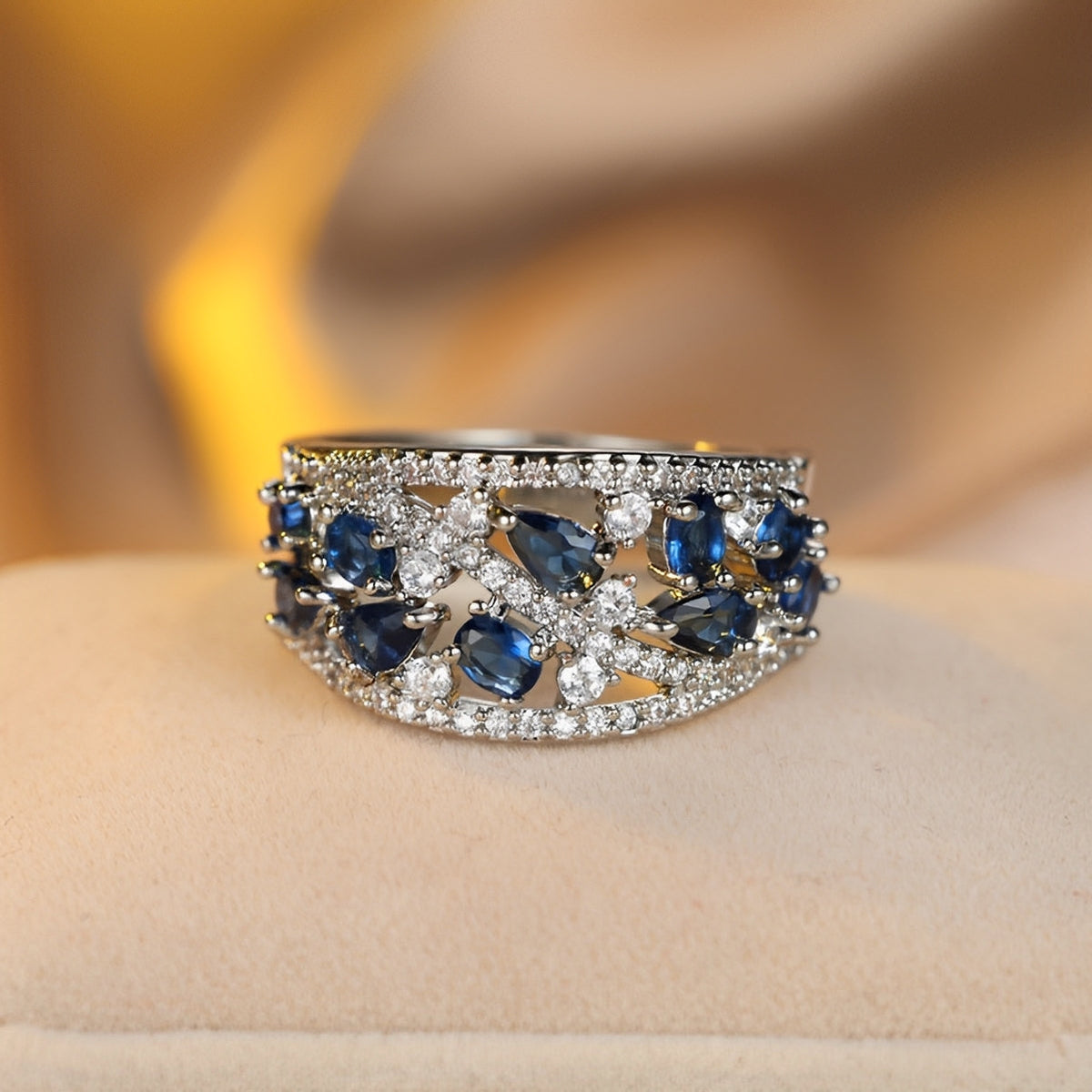 Julie – Vintage Ring with Blue Detail