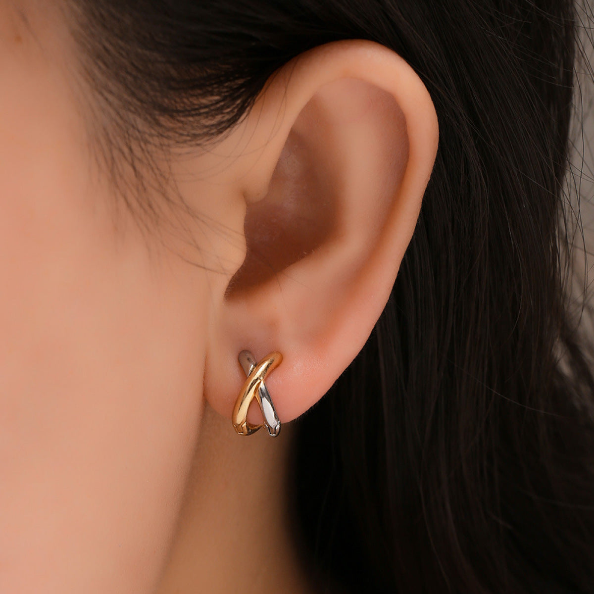 Nikka – Stylish Twisted Hoops