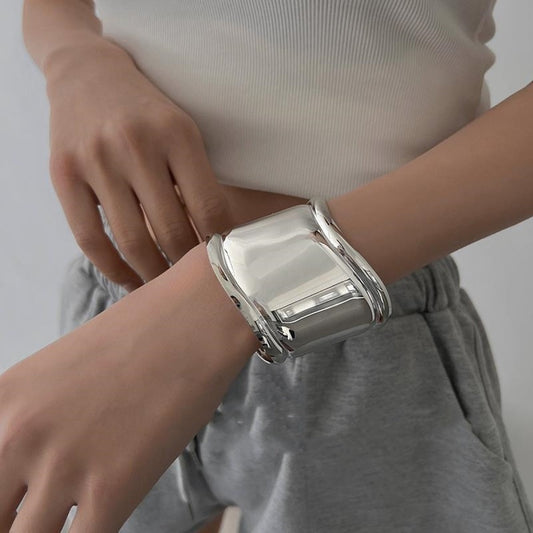 Daria – Broad Metallic Cuff Bracelet