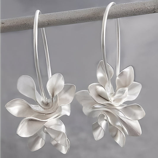 Chary – Vintage Silver Flower Earrings