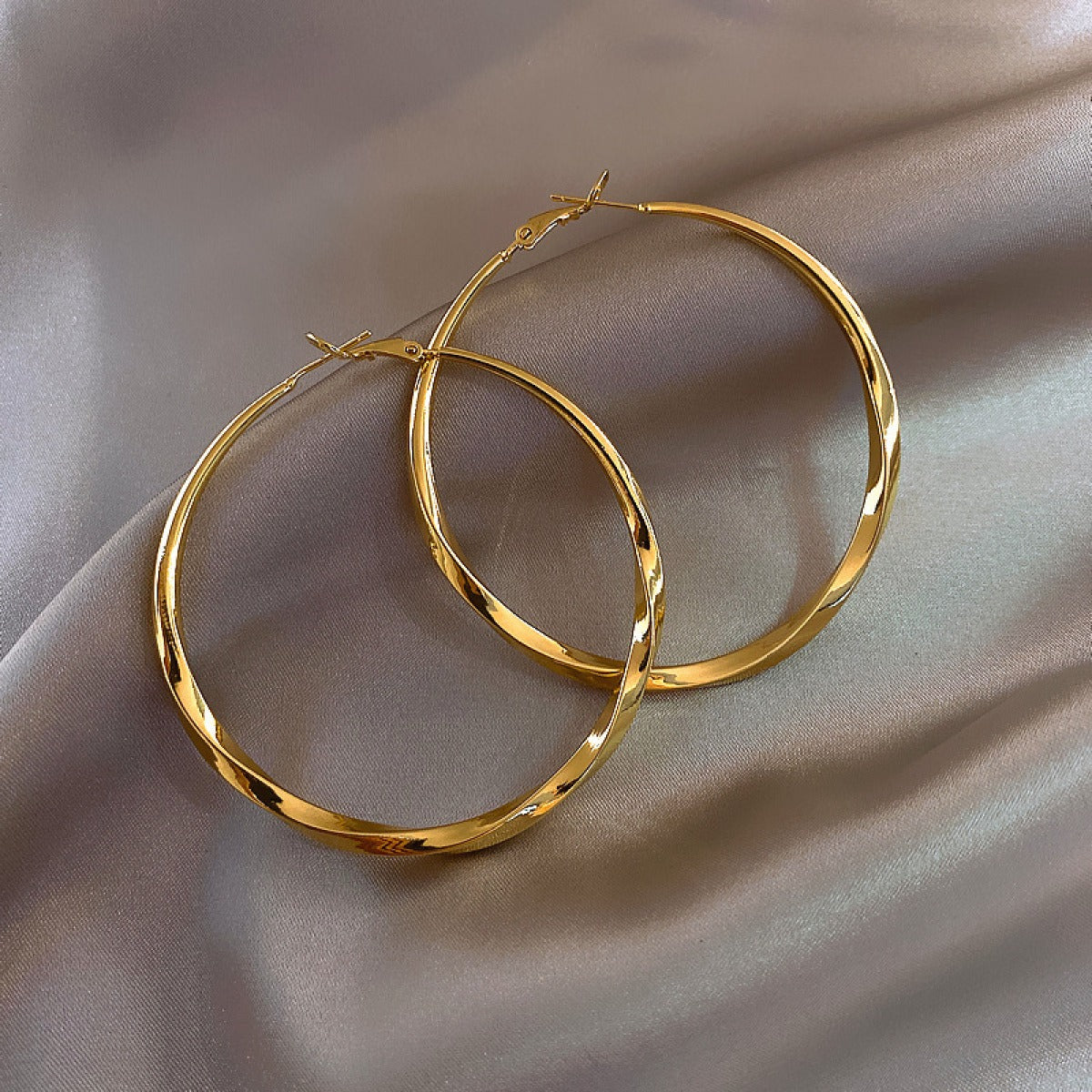Enola – Vintage Hoop Earrings in Rose Gold