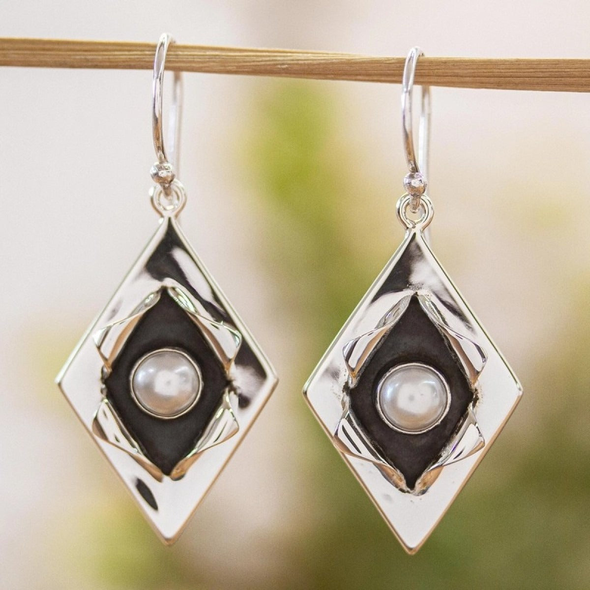 Nova – Vintage Earrings with Pearls & Stylish Silver