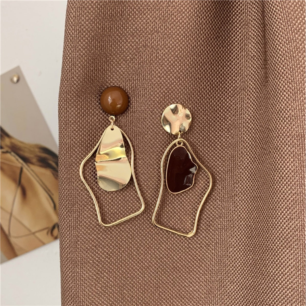 Rhia – Stud Earrings with Hanging Asymmetrical Pendants