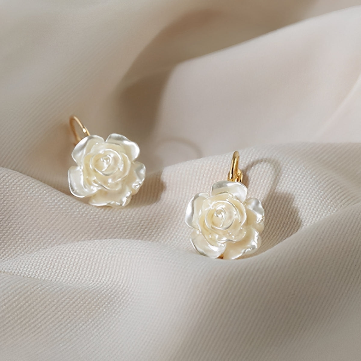 Kylie – Stylish Rose Earrings