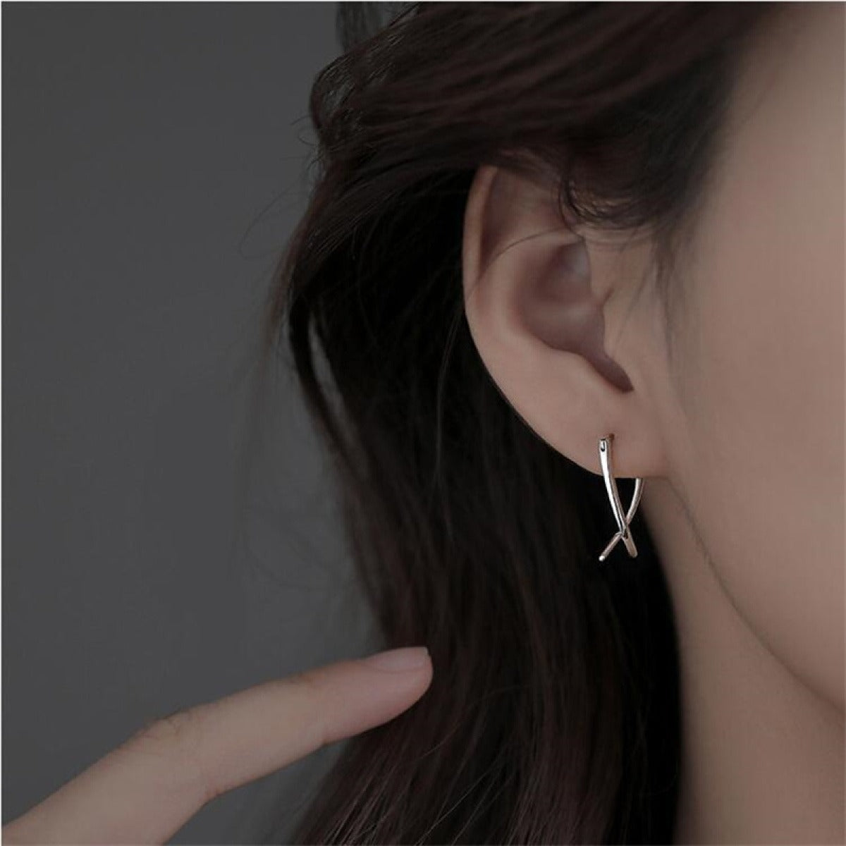 Emilie – Earrings stylish crossed lines