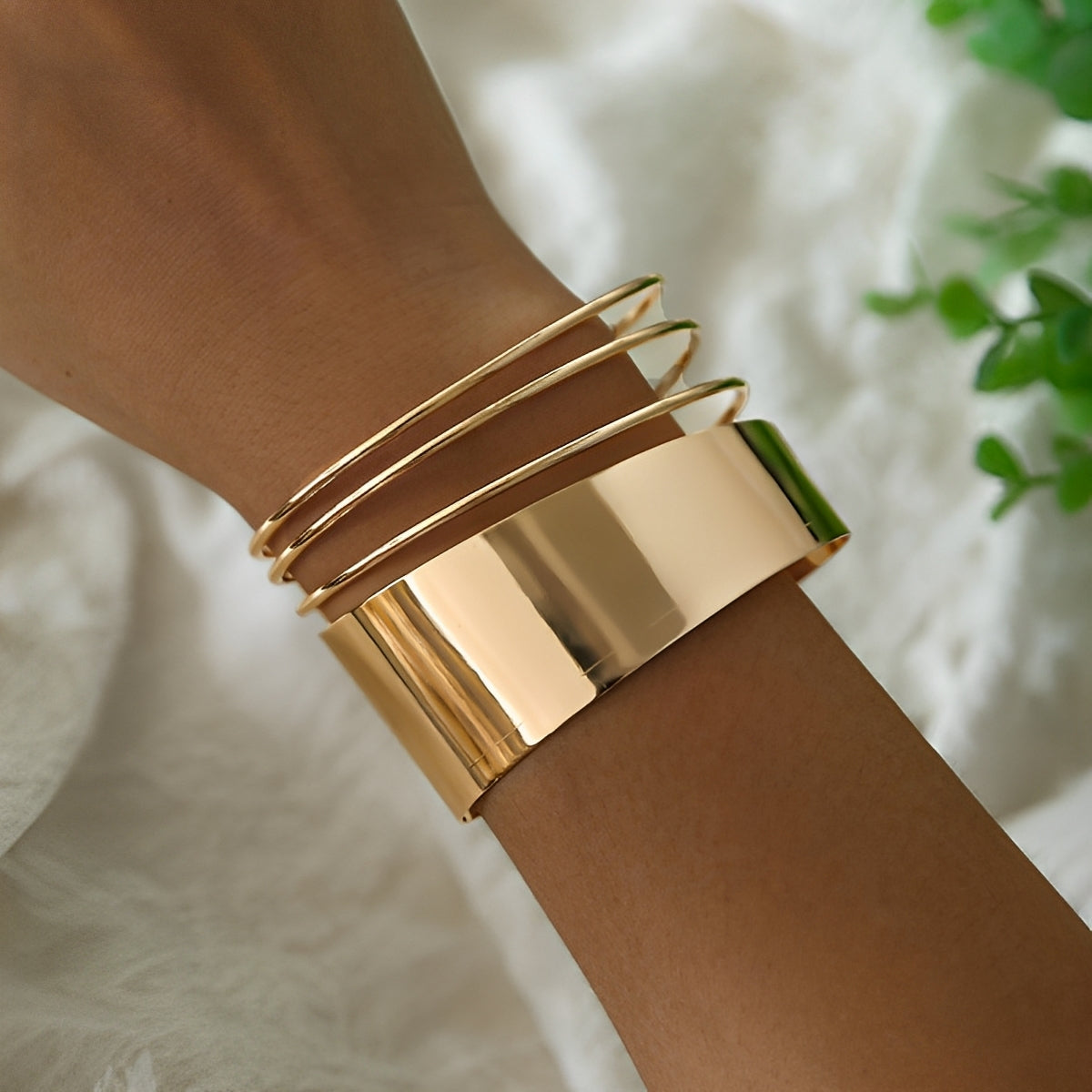 Camille – Classic Vintage Bracelet in Gold
