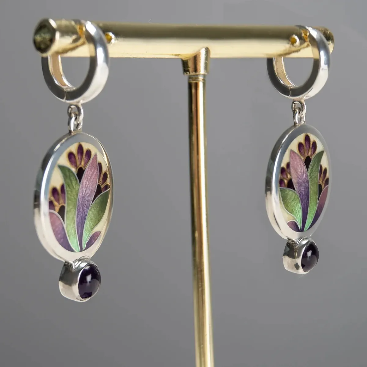Women’s Drop Earrings with Oval Flower Motif and Round Stone Pendant