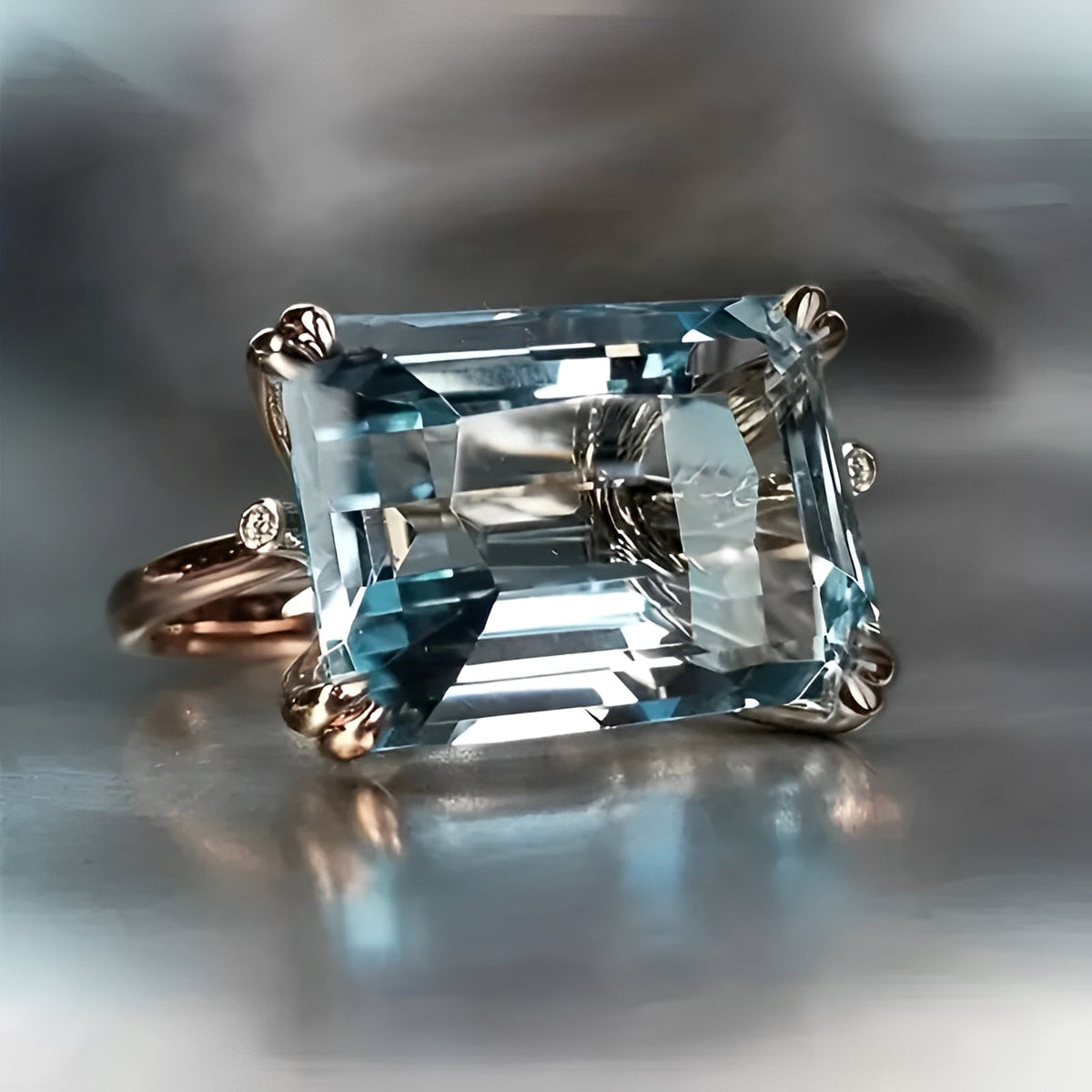 Yvaine – Vintage Ring with Blue Detail