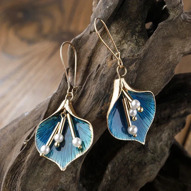 Yara – Earrings Blue Lotus from Vintage Metal