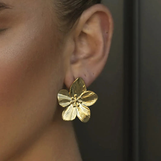 Rianne – Earrings flower blooming gold