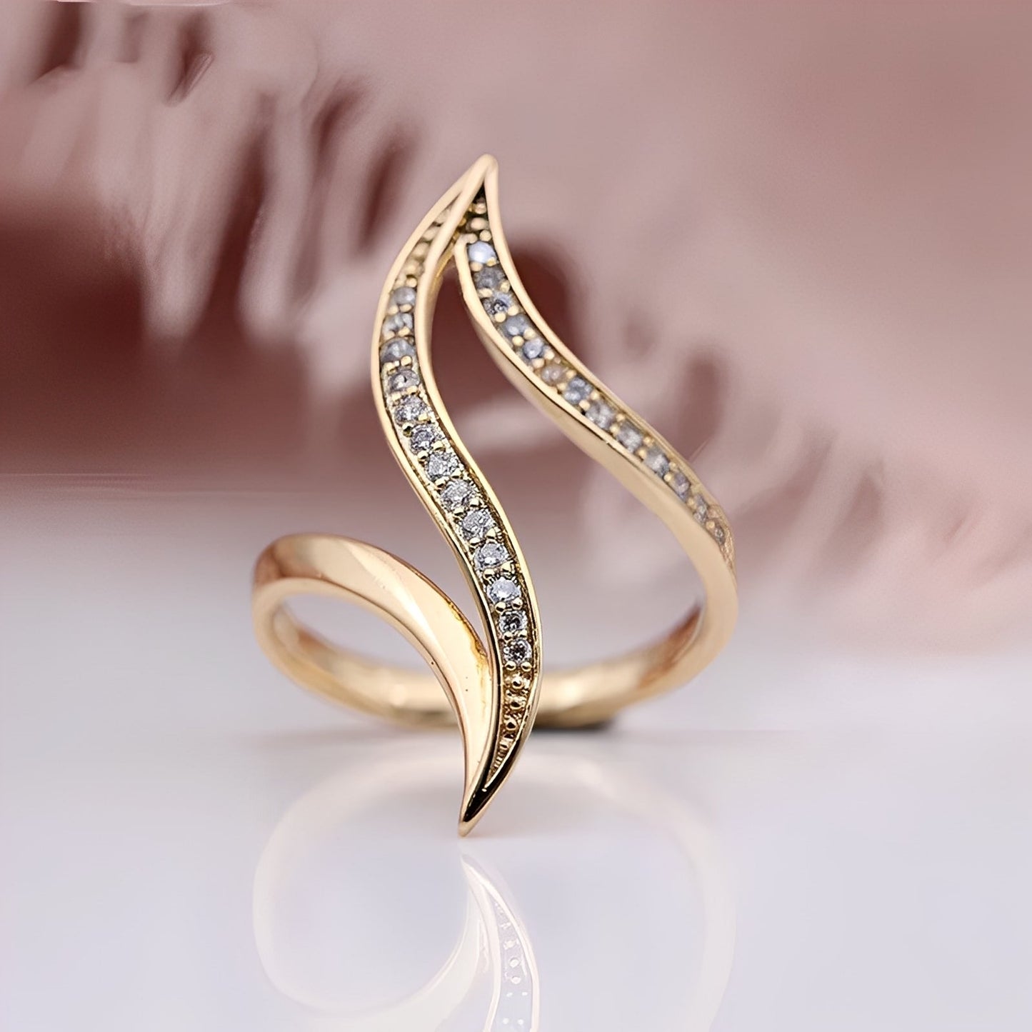 Brianna – Gold Ring with Diamonds
