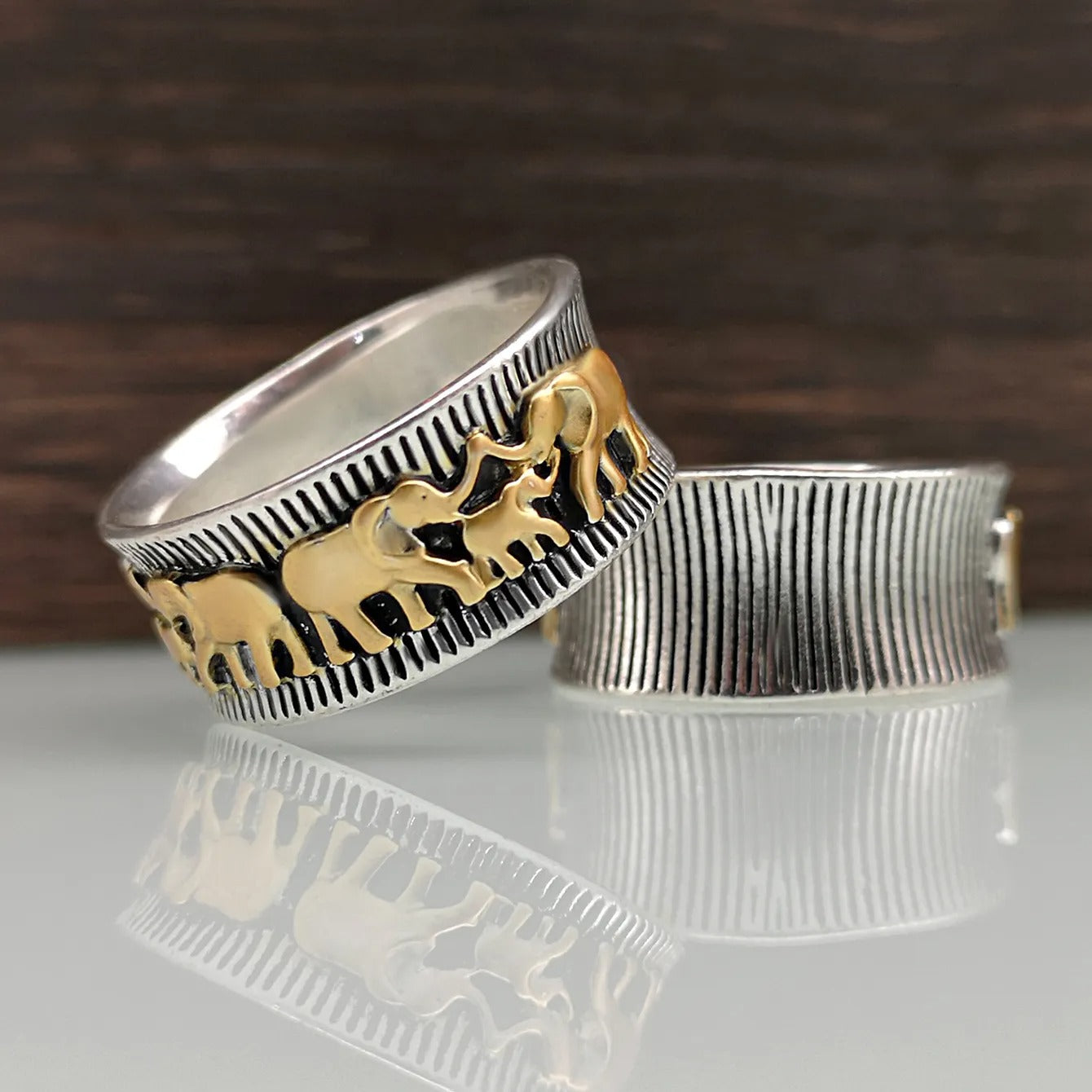 Eli – Elephant Ring Gold Vintage