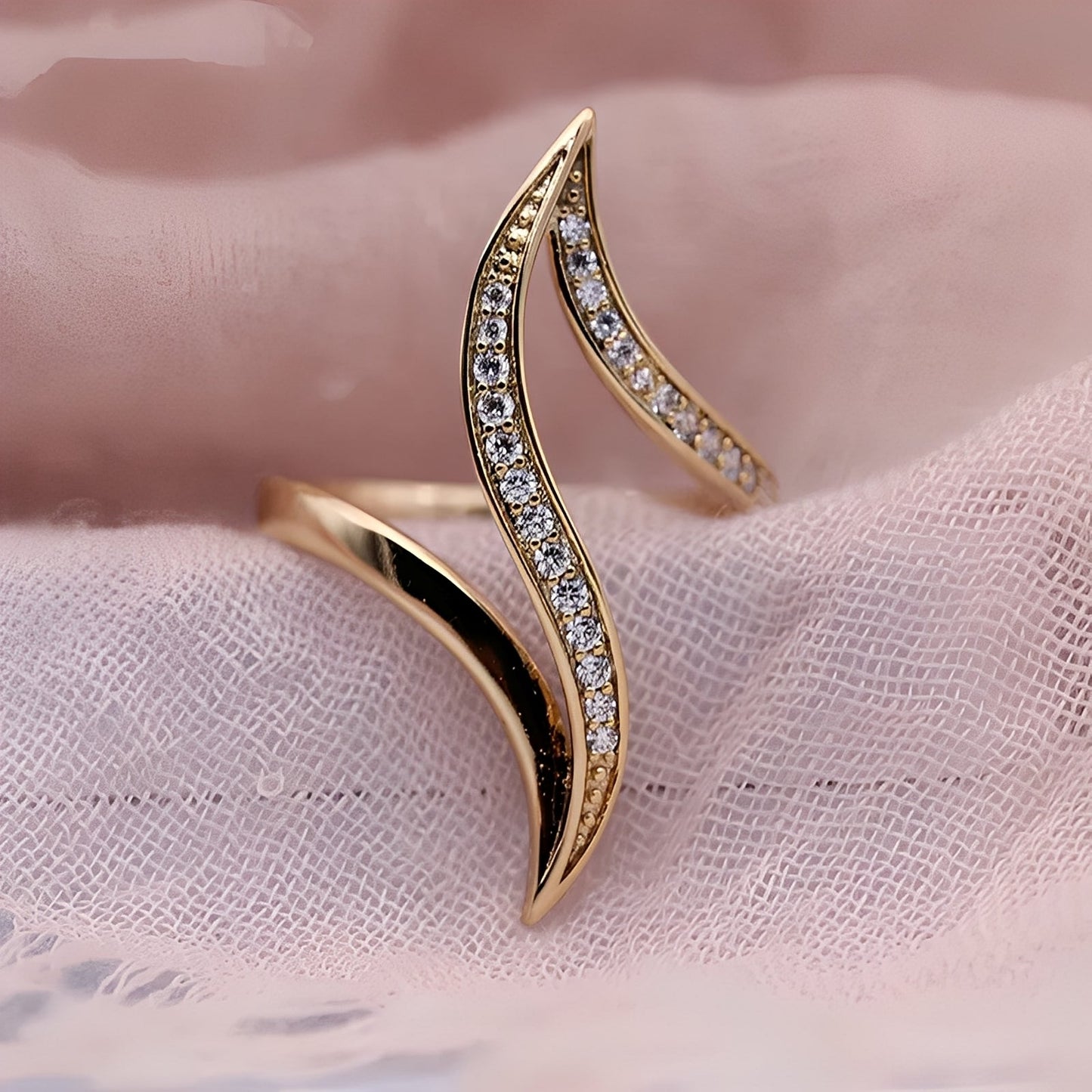 Brianna – Gold Ring with Diamonds