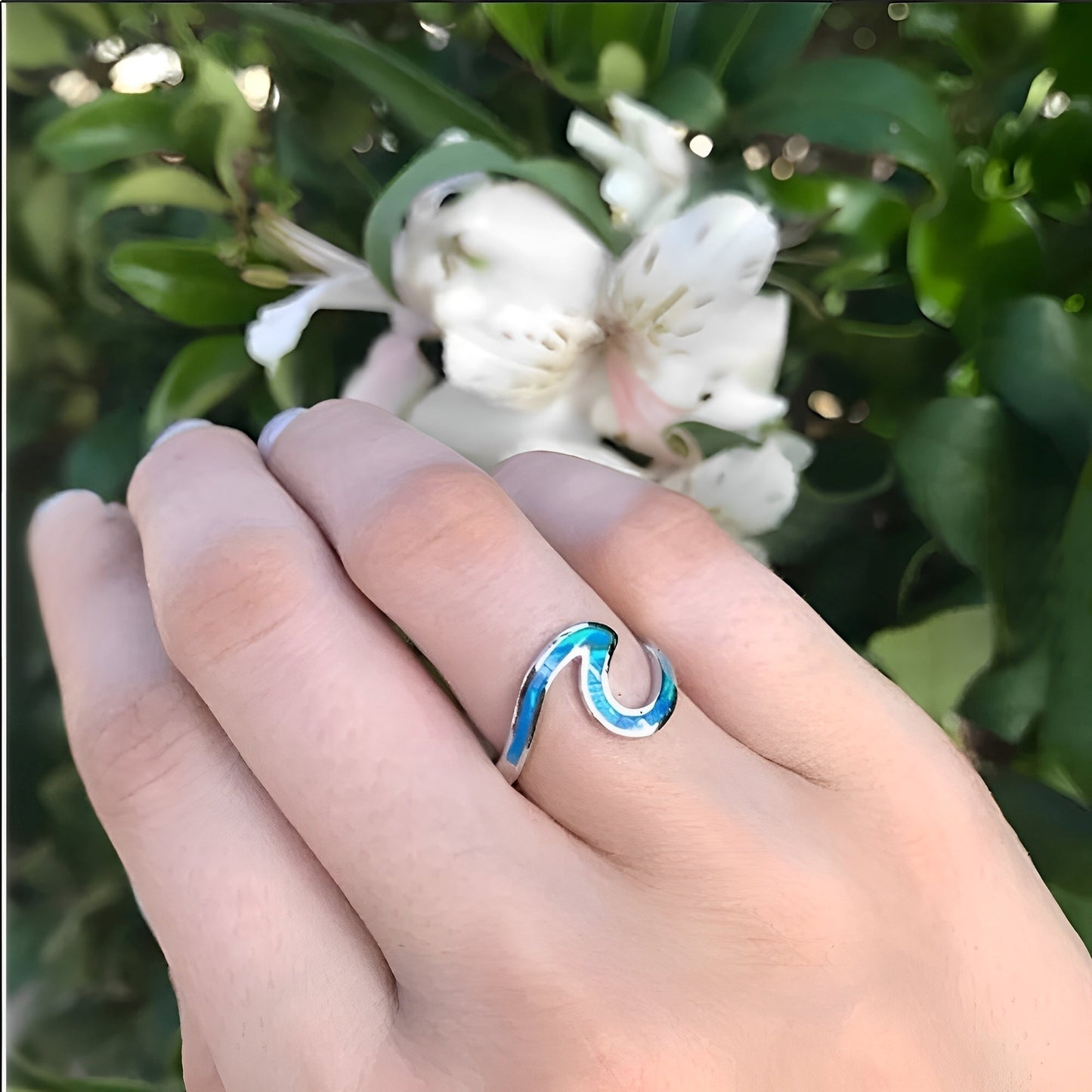 Nerina – Ring Ocean Wave in Opal and Silver