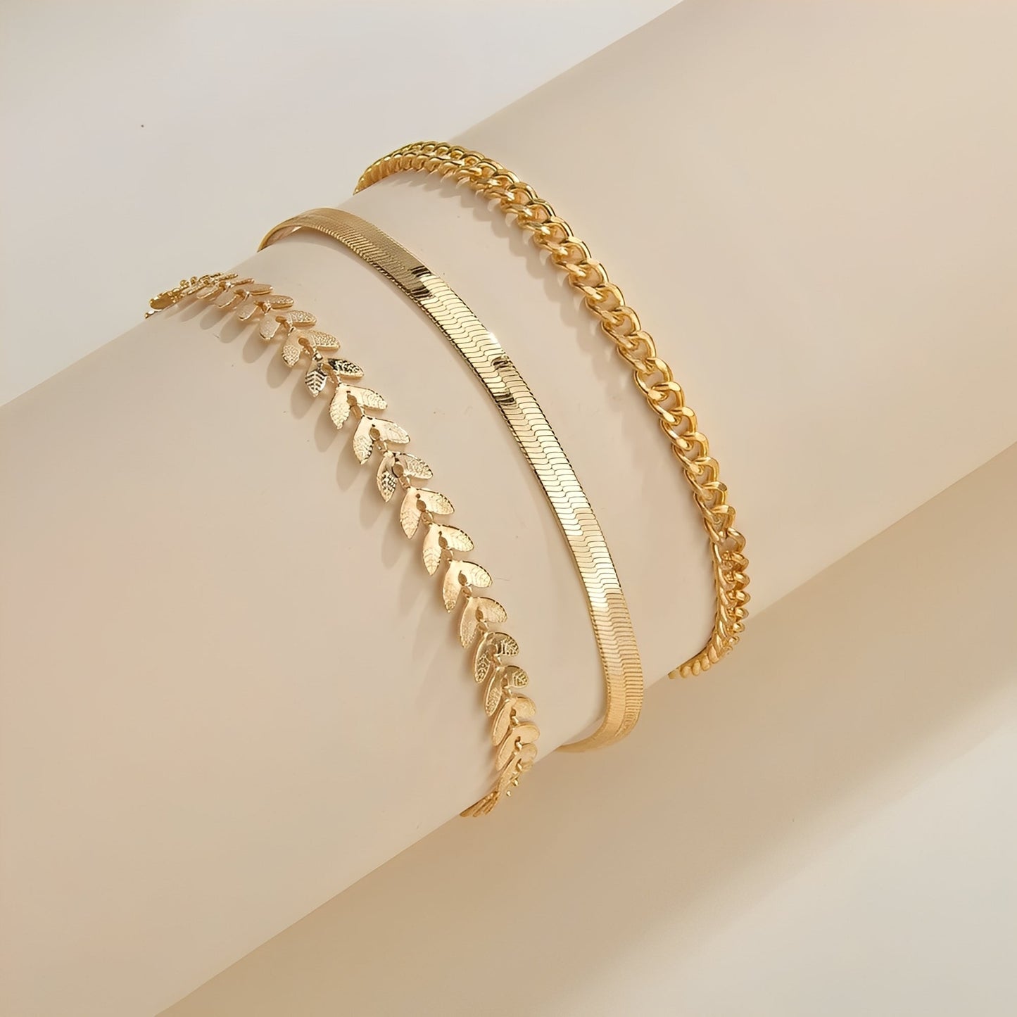 Odelia – Stylish Golden Anklet