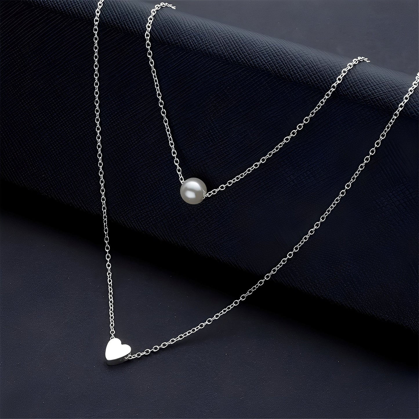 Julia – Stylish Necklace with Pearls and Hearts