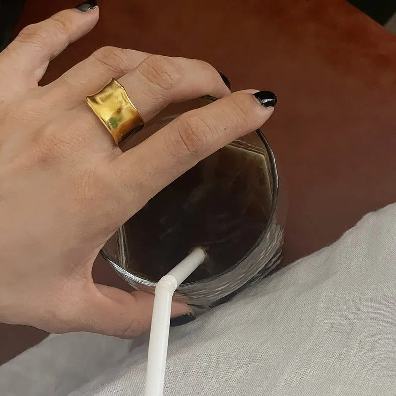 Louna – Boho rings in gold and silver with irregular shapes