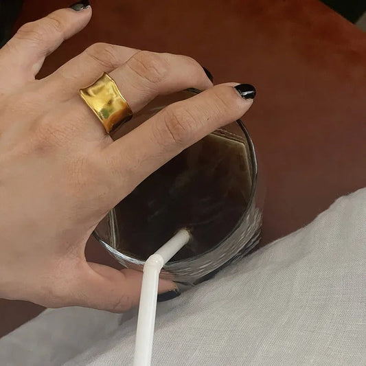 Louna – Boho rings in gold and silver with irregular shapes