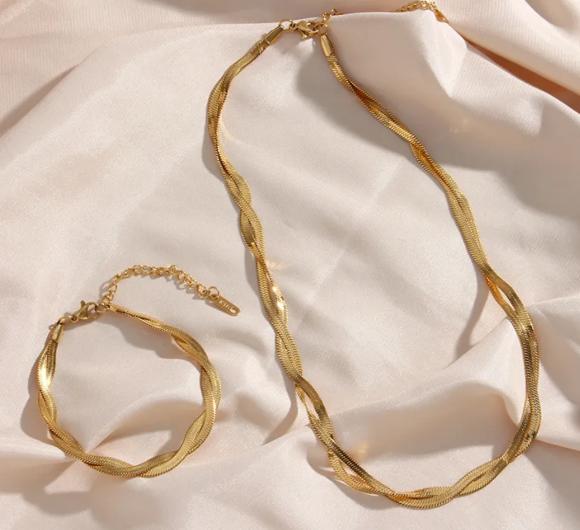 Alina – Set Necklace & Bracelet Elegant Gold Plaited