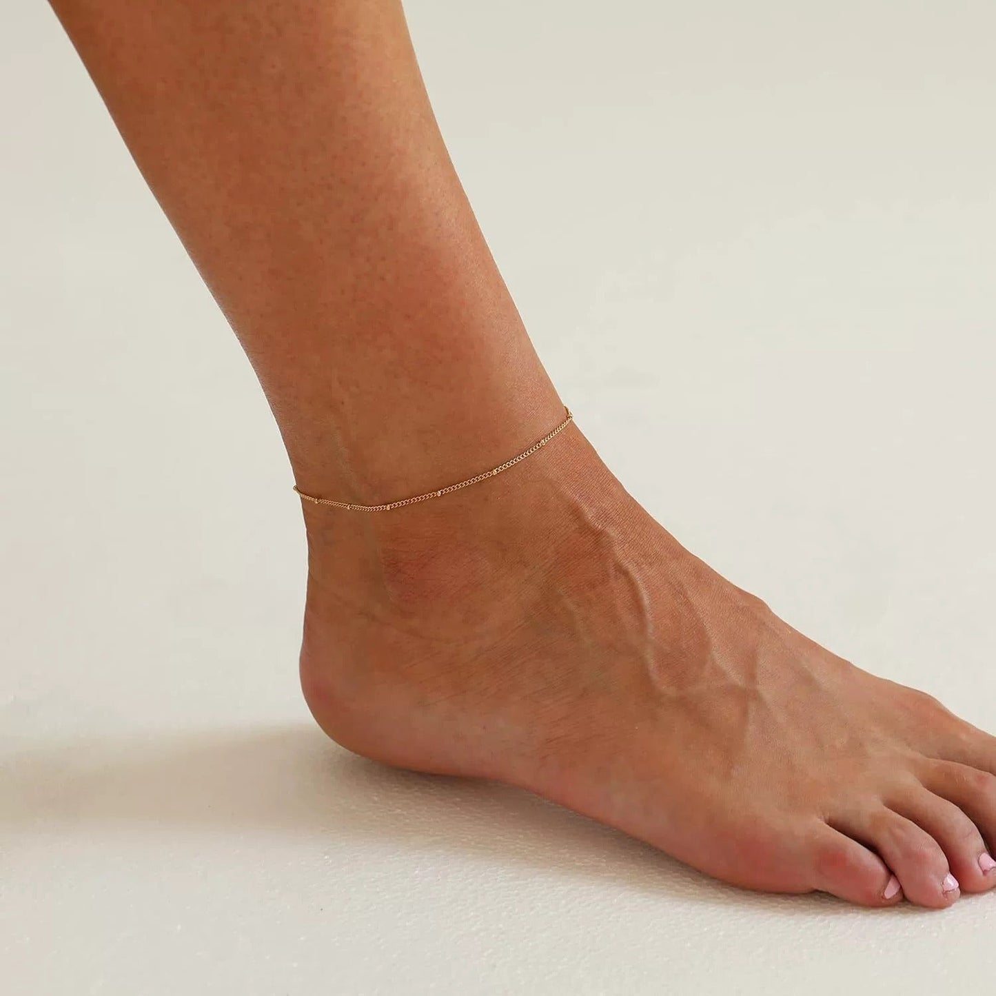 Wren – Stylish gold ankle chain
