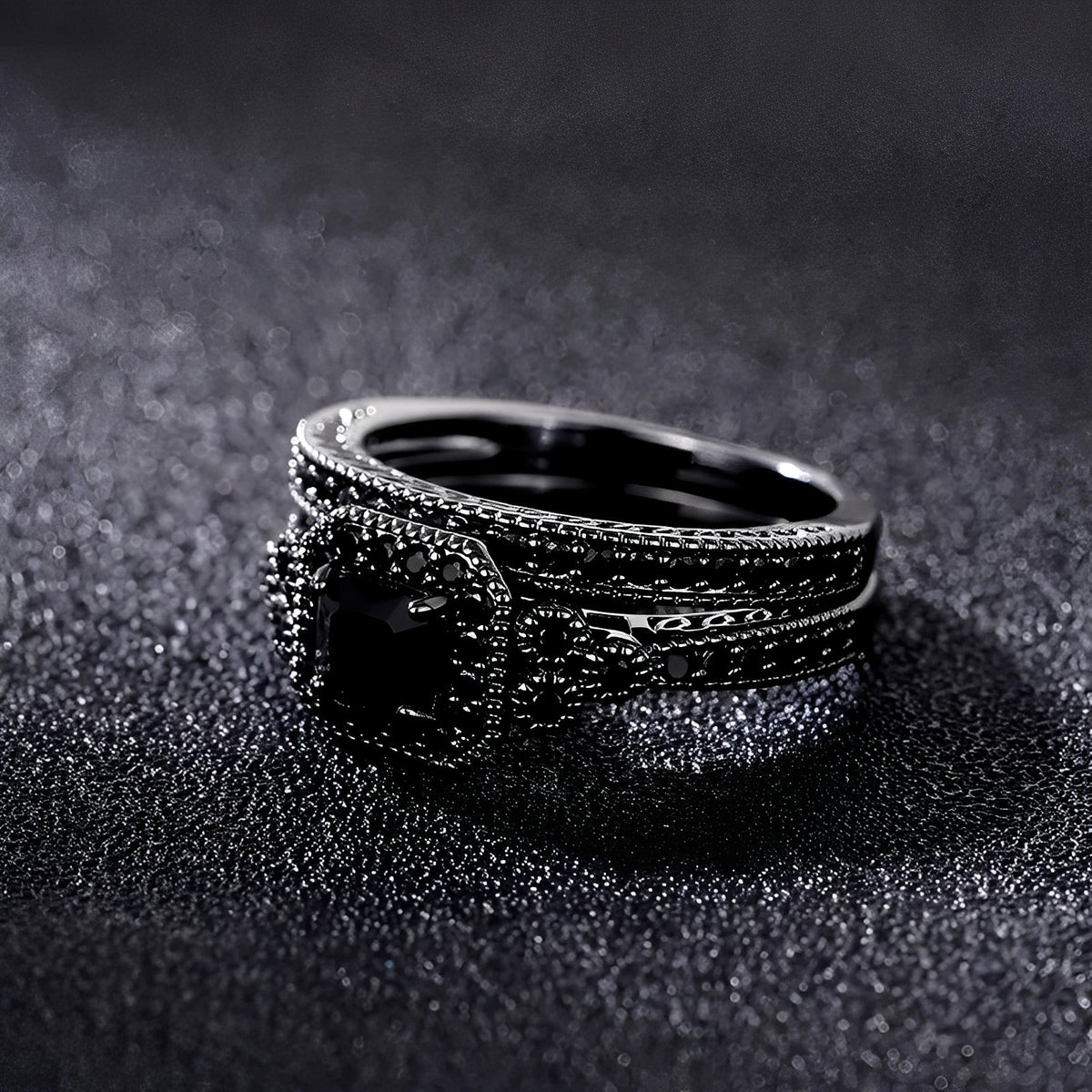 Adriane – Set Vintage Rings in Black