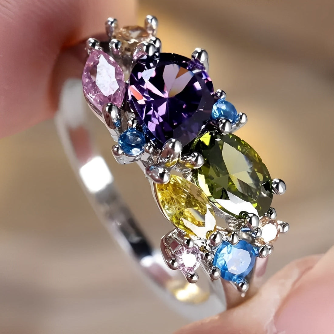 Clarine – Vintage Ring with Colorful Details