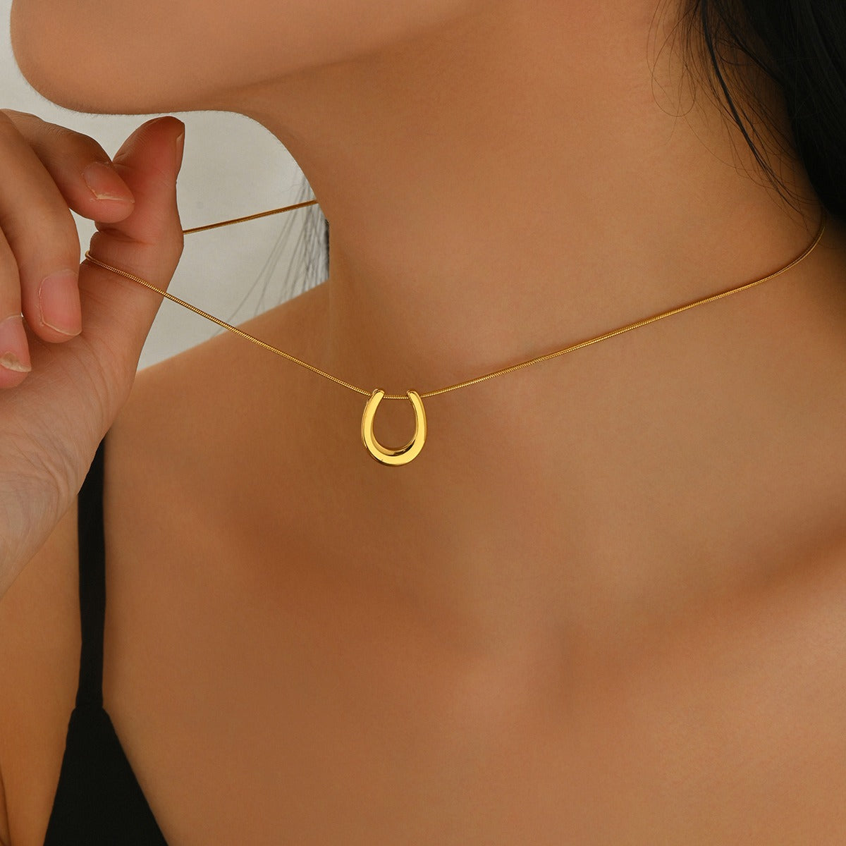 Caitlin – Gold-Plated Horseshoe Necklace as a Lucky Charm