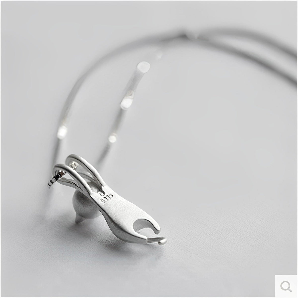 Mina – Playful Kitten Necklace