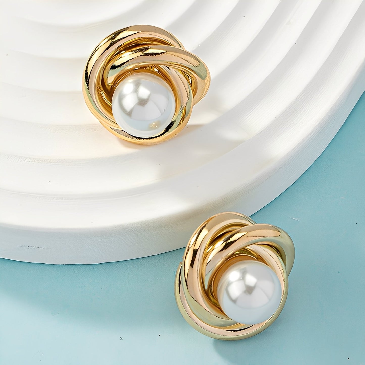 Krisna – Stylish Gold Earrings with Pearls