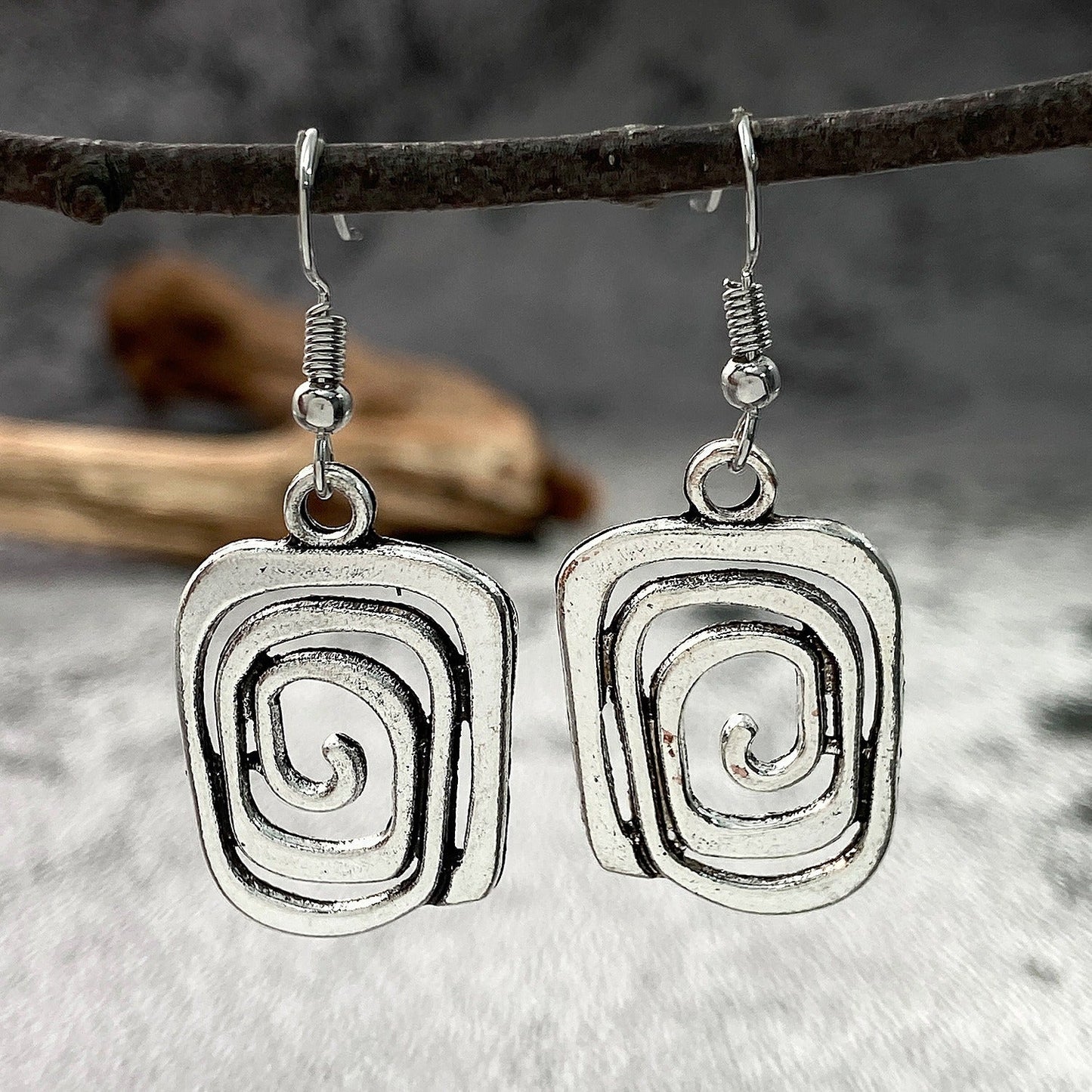 Eva – Spiral Earrings in Retro Style in Silver