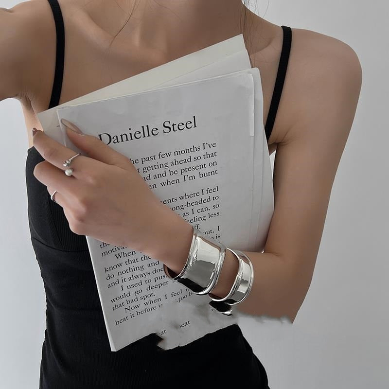 Daria – Broad Metallic Cuff Bracelet