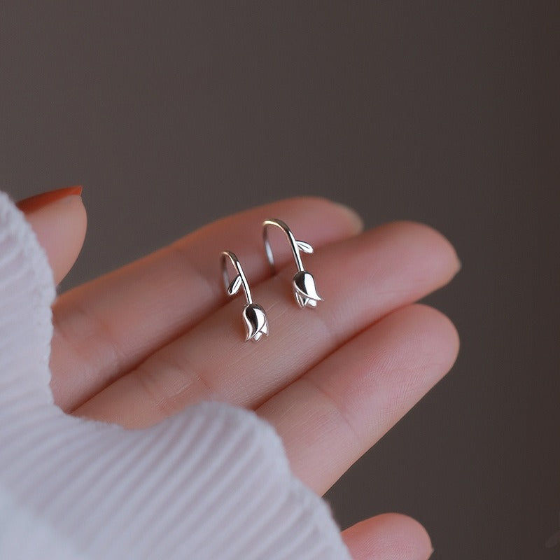 Isabelle – Elegant Hanging Tulip Earrings